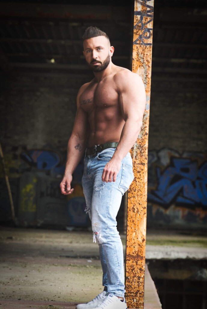 Stripteaseur à domicile à Lens proposant un spectacle privé et sur mesure.